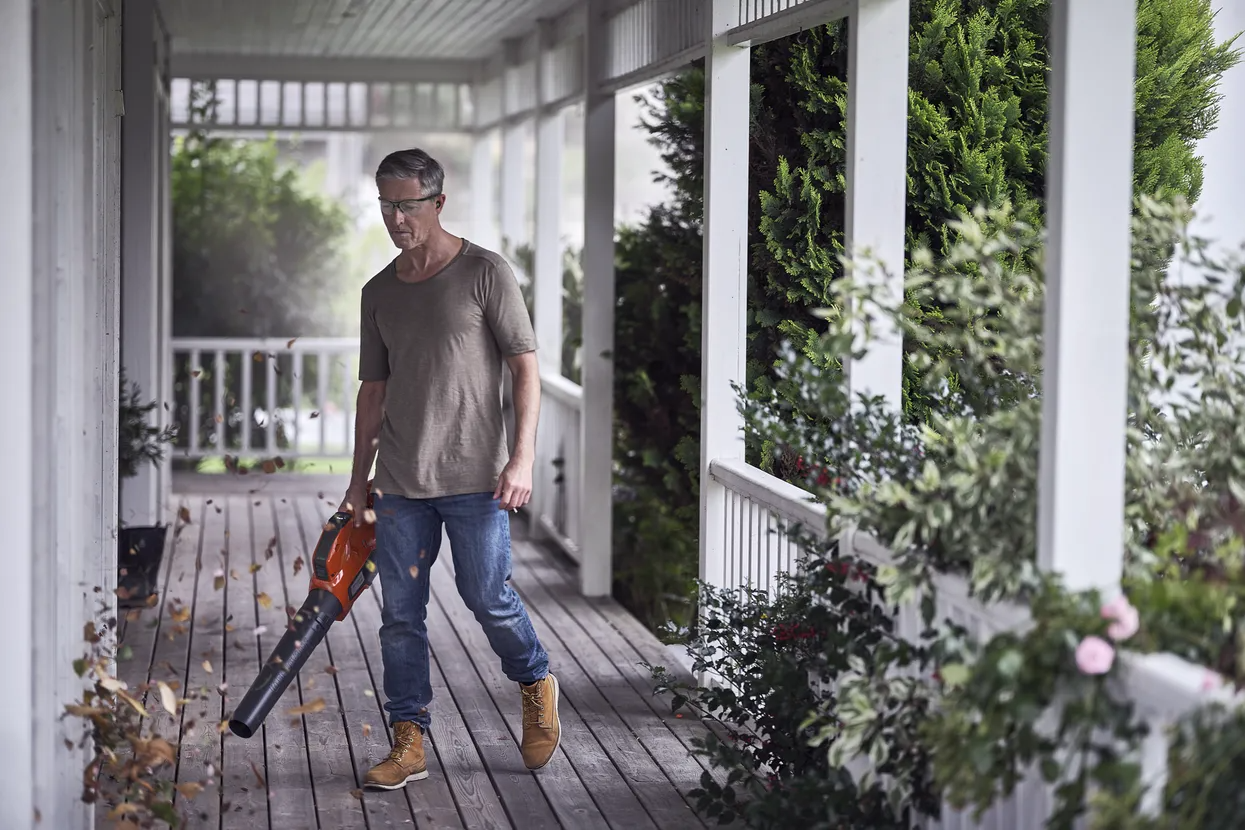 Husqvarna 120iB blower