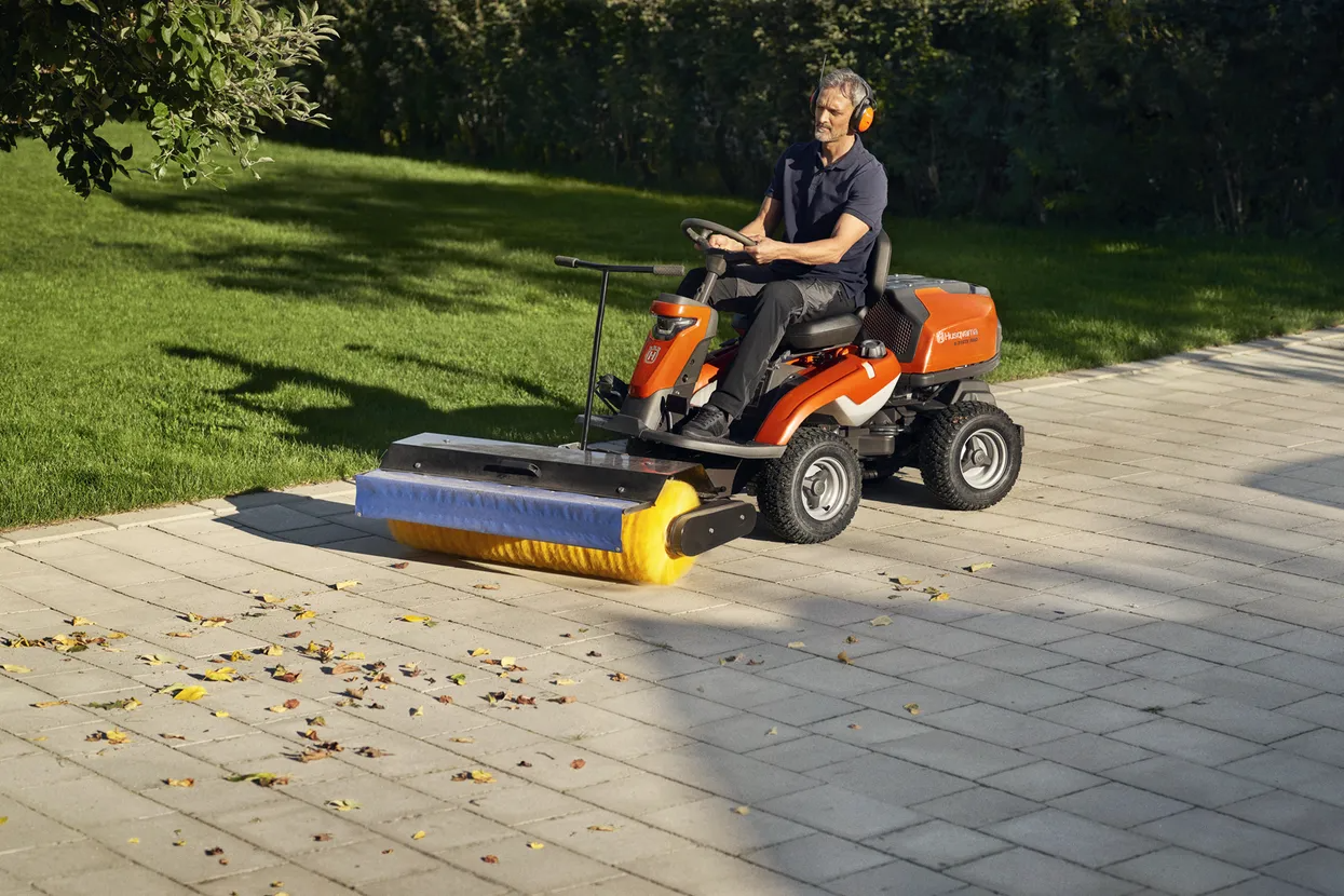 Husqvarna R316TX-CC103 Ride-on Front Mower