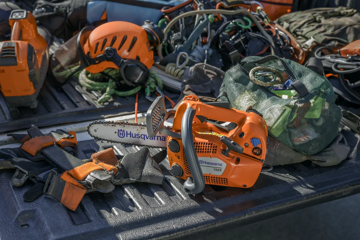 Husqvarna T525 Chainsaw